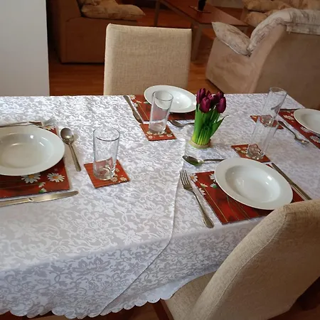 Mountain Paradise 1 - 2 Bedroom - Large * בנסקו