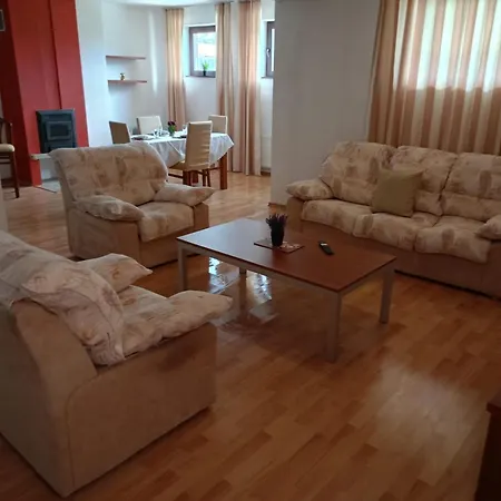 Mountain Paradise 1 - 2 Bedroom - Large דירה בנסקו